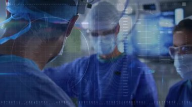 Cerrahlar hastanede tıbbi veri işleme animasyon örtüsüyle ameliyat ediyorlar. Cerrahi, sağlık, doktorlar, teknoloji, yenilik, takım çalışması