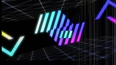 Geometrik şekiller ve desenler şebeke çizgileri ve siyah arkaplan üzerinde animasyon. Soyut, pürüzsüz, modern, dijital, simetri, kontrast