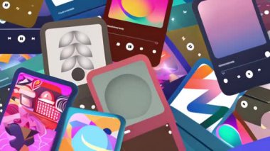 Çeşitli soyut tasarım ve animasyonları gösteren renkli akıllı telefon ekranları. Teknoloji, akıllı telefonlar, dijital, modern, canlı, fütürist