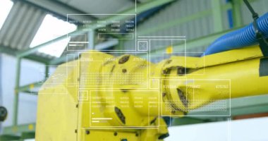 Animasyon kaplamalı fabrika işleme verilerinde robot kol. Otomasyon, teknoloji, endüstri, makine, yenilik, imalat