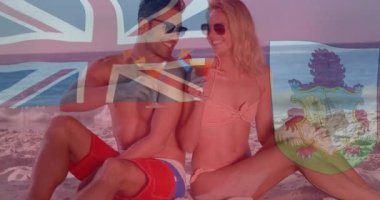 Bermuda bayrakları ve Birleşik Krallık animasyonları sahilde içki içen çiftler üzerine. Seyahat, tatil, rahatlama, tropikal, boş zaman, kutlama