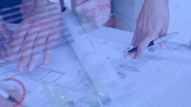 Veri işleme ve çeşitli meslektaşların ofiste projeyi tartışmaları üzerine çizimlerin animasyonu. İş, mimari ve dijital arayüz kavramı dijital olarak oluşturulmuş video.