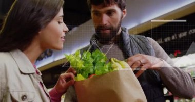 Mağazadaki taze ürünleri inceleyen çiftlerin market alışverişi veri animasyonlarını analiz ediyorum. analiz, tüketici, teknoloji, perakende, pazar, analitik