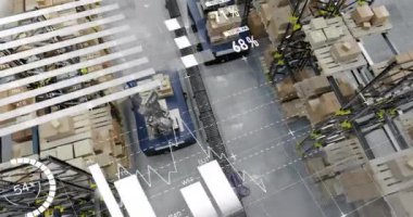 Depodaki finansal veri işleme animasyonu. Küresel gönderim, finans, iş, bağlantılar, hesaplama ve veri işleme kavramı dijital olarak oluşturulmuş video.