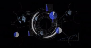 Siyah arkaplan taraması ile veri işleme animasyonu. Küresel teknoloji, bilgisayar ve dijital arayüz kavramı dijital olarak oluşturulmuş video.