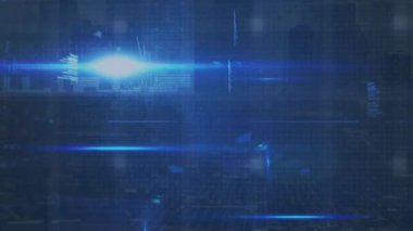 Geceleri şehrin silueti üzerinde dijital veri işleme animasyonu. Teknoloji, dijitalleşme, kentsel, gece manzarası, ağ oluşturma, geleceksel