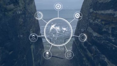 Birbirine bağlı ikonlar ve kıyı manzarası üzerindeki veri işleme animasyonları ağı. Teknoloji, ağ oluşturma, bütünleşme, iletişim, yenilik, bağlantı