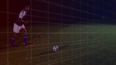 Futbolcu sahada performans istatistikleriyle topa vuruyor. futbol, atlet, aksiyon, maç, oyun, spor