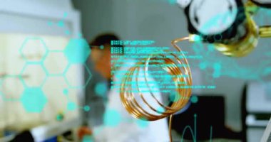 Laboratuvarda notlar yazan bir bilim adamı, olay yerinde bilimsel veri işleme animasyonu. Araştırma, laboratuvar, veri analizi, teknoloji, deney