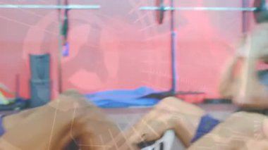 mekik çekmek, inovasyon ve gelişim animasyonu üzerine egzersiz yapan insanlar. Fitness, egzersiz, egzersiz, teknoloji, eğitim, sağlık