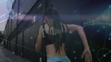Rastalı kadın, ağ bağlantıları ve veri işleme animasyonu. Fitness, atlet, teknoloji, dijital, ağ oluşturma, yenilik