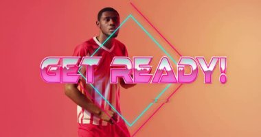 Hazır olun! Turuncu arka planda spor giyimli bir sporcu için metin animasyonu. Fitness, motivasyon, aktif, tipografi, enerji verici, canlı