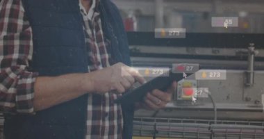 Tabletle etkileşim, sosyal medya bilgilendirmeleriyle çevrili bir adam animasyon. Teknoloji, dijital, iletişim, internet, bağlantı, çevrimiçi