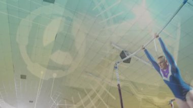 Jimnastikçi arka planda veri işleme animasyonu olan düzensiz çubuklarda performans sergiliyor. Jimnastik, atlet, performans, spor, teknoloji, veri analizi