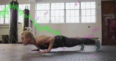 Şınav çeken, finansal veri işleme animasyonunda egzersiz yapan bir kadın. Spor, spor, egzersiz, güç, sağlık, eğitim