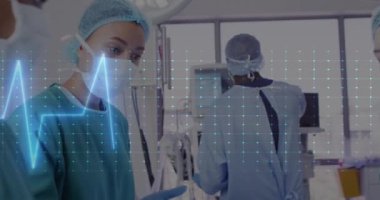 Ameliyat sırasında çeşitli doktorların kardiyograflarının canlandırılması. Tıp ve dijital arayüz kavramı dijital olarak oluşturulmuş video.