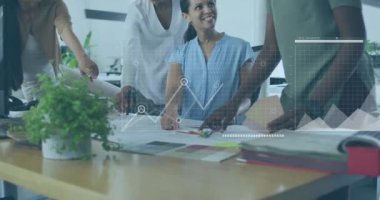 Ofisteki projede işbirliği yapan çeşitli takımlar için iş veri analizi animasyonu. Takım çalışması, işbirliği, teknoloji, beyin fırtınası, strateji, yenilik