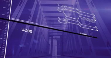 Veri merkezindeki sunucu raflarında veri işleme animasyonu. Teknoloji, sunucular, ağ, dijital, siber, altyapı