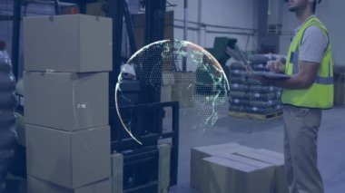 Depo çalışanı, panosu, dijital küresi ve animasyonu var. Lojistik, envanter, teknoloji, yönetim, tedarik zinciri, analitik