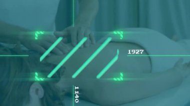 Biyometrik veri analizi ile masaj terapisi. Uzanan kişi üzerine animasyon. Sağlık, rahatlama, sağlık, hologram, spa, rahatlama.