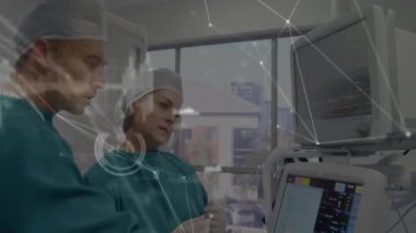 Cihazları kullanarak, hastanedeki tıbbi profesyonellerin veri ağı bağlantıları animasyon. Sağlık, teknoloji, yenilik