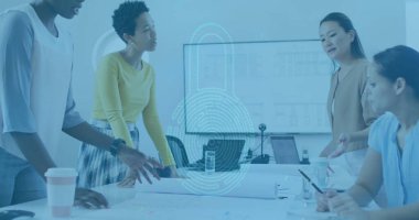 Çeşitli iş adamlarının ofiste toplanması üzerine asma kilit simgesi. Küresel iş, çevrimiçi güvenlik ve dijital arayüz kavramı dijital olarak oluşturulmuş görüntü.