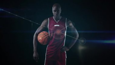 Basketbol oyuncusu, ağ bağlantıları olan atlet karanlık arka planda animasyon. Spor, teknoloji, dijital, fütürist, rekabet, fitness