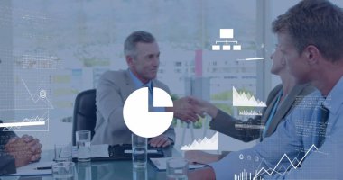 Çeşitli girişimcilerin el sıkışarak anlaşmayı mühürlemeleri üzerine birden fazla grafik, harita ve verinin resmi. Dijital bileşik, çoklu pozlama, rapor, iş, planlama ve iş konsepti.