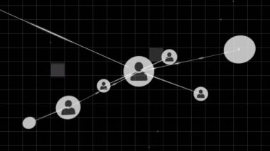 Siyah arkaplandaki simgelerle bağlantı ağının animasyonu. Sosyal medya, teknoloji ve dijital arayüz kavramı dijital olarak oluşturulmuş video.
