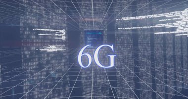 Mavi arkaplan üzerinde veri işleme olan birden fazla ekranın dijital görüntüsü. Bilgisayar arayüzü ve iş teknolojisi kavramı