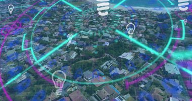 Şehir manzarasının üzerindeki ampul simgelerinin resmi. küresel bağlantılar ve iletişim kavramları, İnternet, sosyal medya ve küresel ticaret