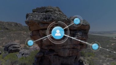 Kayalık arazide bağlantılar ve veri işleme animasyonu ağı. Teknoloji, dijital, bağlantı