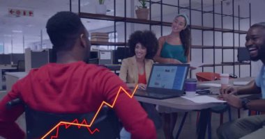 Modern ofiste işbirliği yapan çeşitli takımların iş geliştirme çizelgesi. takım çalışması, işbirliği, başarı, dijital, analitik, strateji