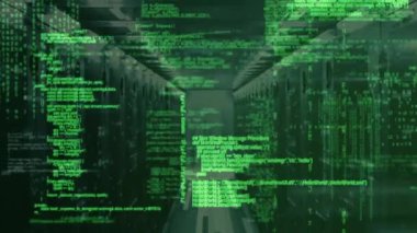 Veri merkezindeki sunucu raflarında yeşil kod animasyonu gösteriliyor. Teknoloji, siber güvenlik, dijital, ağ, altyapı, bilgisayar