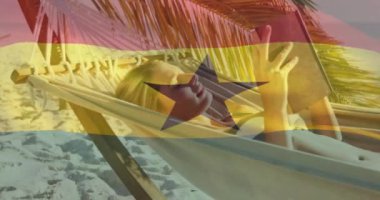 Hamak üzerine kitap okumak, Gana bayrağı animasyonunda rahatlayan biri. Rahatlama, rahatlama, tatil, huzur.