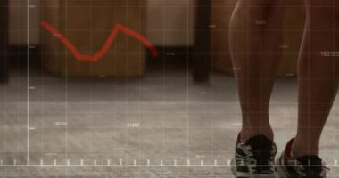 İple atlama egzersizi yapan kişi, finansal grafik animasyonunu üstüste koyuyor. Fitness, egzersiz, finans, egzersiz, veri, üst üste bindirme