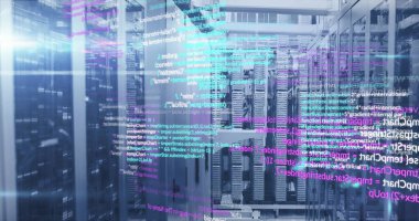 Bilgisayar sunucuları üzerinden veri işleme resmi. Küresel ağlar, hesaplama, dijital arayüz ve veri işleme kavramı dijital olarak oluşturuldu.