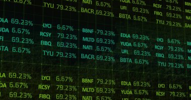 Futbolcuların topa vurması üzerine finansal veri işleme görüntüsü. Küresel spor, iş, finans, hesaplama ve veri işleme kavramı dijital olarak oluşturuldu.