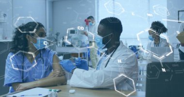 Çeşitli doktor ve hastalar için kimyasal formülün görüntüsü. Küresel tıp, bilim ve dijital arayüz kavramı dijital olarak üretilen görüntü.