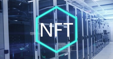 Sunucu odasındaki bağlantı ağının resmi. Dijital arayüz teknolojisi ve ağ konsepti dijital olarak oluşturulmuş görüntüler.