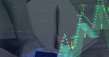 Akıllı telefon üzerinden finansal veri işleme görüntüsü. küresel iş, finans ve dijital arayüz kavramı dijital olarak oluşturulmuş görüntü.