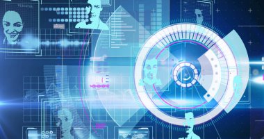 Karanlık arkaplanı tarayan dijital arayüzün görüntüsü. Küresel bilim, bağlantılar, veri işleme ve dijital arayüz kavramı dijital olarak oluşturuldu.