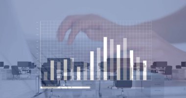 Şehir manzarası ve teknoloji arkaplanı üzerindeki veri işleme resmi. Küresel işletme finansmanı ve veri işleme kavramı dijital olarak oluşturulmuş görüntü.