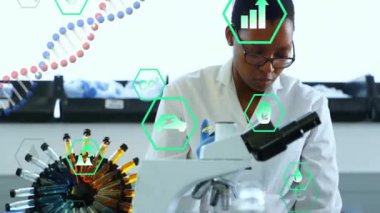 Afrika kökenli Amerikalı kadın bilim adamı üzerinde DNA iplikçiklerinin ve ekolojik ikonların canlandırılması. Küresel bilim, bağlantılar, hesaplama ve veri işleme kavramı dijital olarak oluşturulmuş video.
