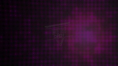 Siyah arkaplandaki mor noktalar üzerinden açık metinlerin animasyonu. İletişim, şekiller ve dijital arayüz konsepti dijital olarak oluşturulmuş video.