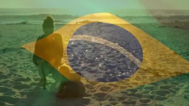 Kafkasyalı annenin bebekle oynadığı Brezilya bayrağının animasyonu. Yaşam tarzı, bayraklar ve vatanseverlik konsepti dijital olarak oluşturulmuş video.