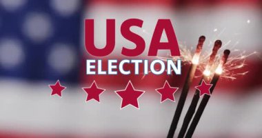 ABD seçimlerinin animasyonu maytap ve Amerikan bayrağı üzerine yazılmış. Amerika, politika, demokrasi, iletişim, hükümet, seçim, kutlama ve oylama, dijital olarak oluşturulmuş video.