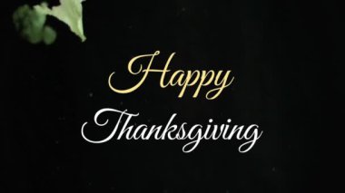 Siyah arka planda düşen yeşil yapraklar üzerindeki Şükran Günü animasyonunuz kutlu olsun. Kutlama, sonbahar, tatil, selamlama, yeşillik, mevsimlik