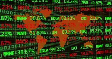 Karanlık arka planda dünya haritasında finansal veri işleme resmi. Küresel finans, iş, bağlantılar, hesaplama ve veri işleme kavramı dijital olarak oluşturuldu.