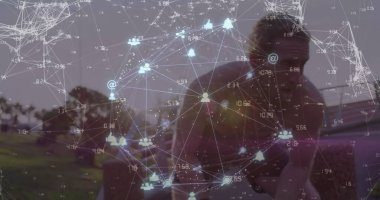 Kafkasyalı adamın dinlenme yerindeki bağlantıların görüntüsü. Küresel iş ve dijital arayüz kavramı dijital olarak oluşturulmuş görüntü.